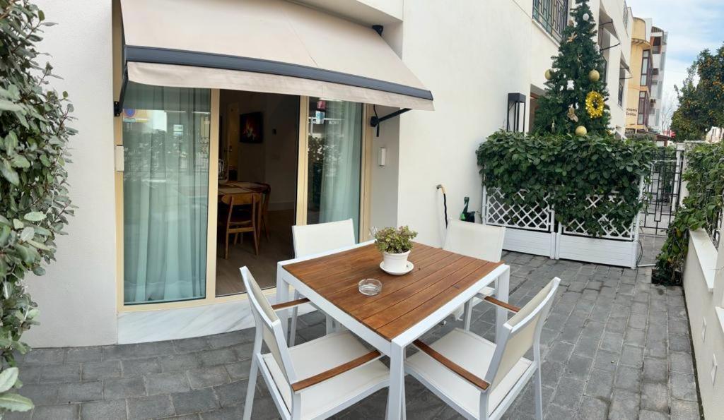 Apartamentos Turísticos La Plaza Chipiona Exterior foto